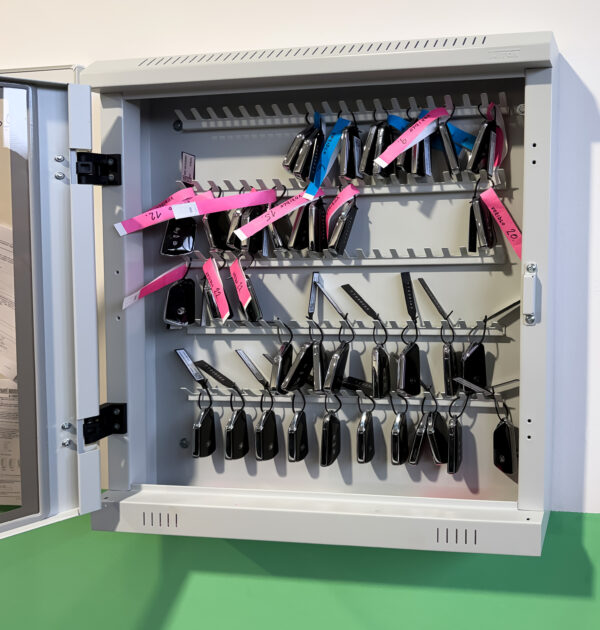 100 Haken - mit Glastür – Bild 6